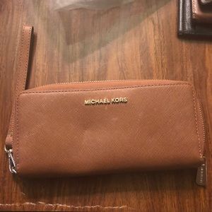 Michael Kors wristlet